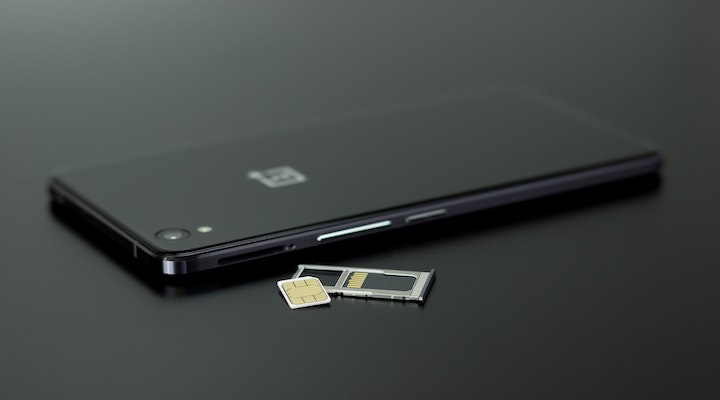ローストさん:【固定費削減!】iPhone8でDMMモバイル(格安SIM)を1年間使って分かったこと!